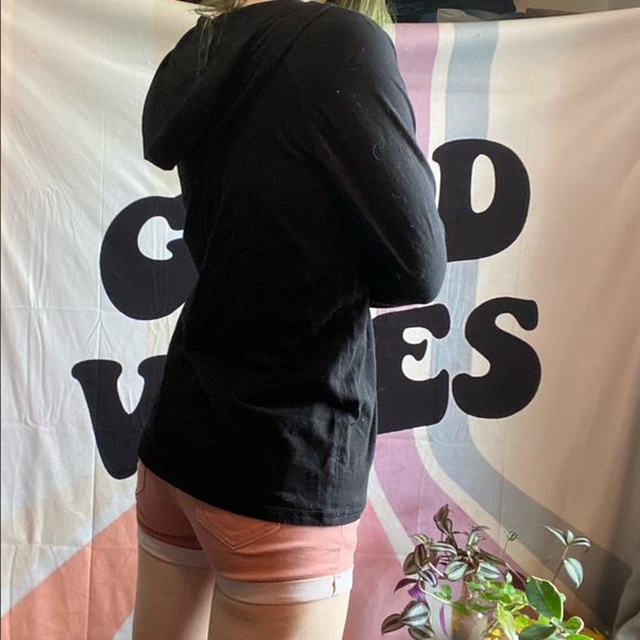 Low Cut V-Neck Shirt - Picture 3 of 6